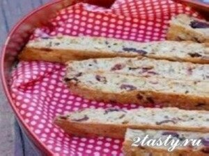 Рецепт Бискотти с фисташками, кедровыми орехами и клюквой (фото)
