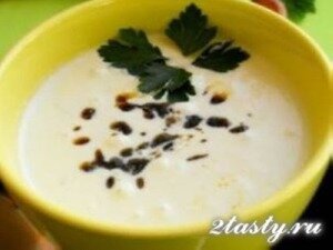 Холодный суп из огурцов со сметаной (фото)