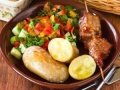 Рецепт Картофель с ребрышками и салатом