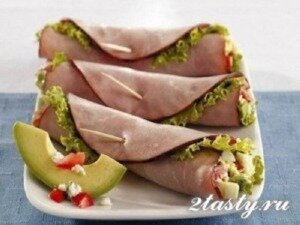 Рецепт Конвертики из ветчины с салатом (фото)