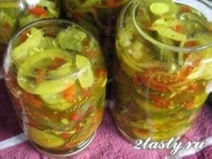 Рецепт Зимний салат из огурцов с помидорами и болгарским перцем (фото)