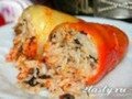 Перец, фаршированный рисом с грибами и луком пореем