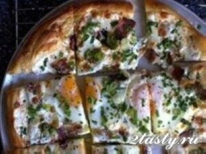Рецепт Пицца с беконом, яйцами и сыром (фото)