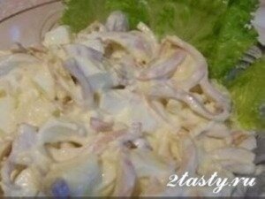 Рецепт Салат из кальмаров и плавленого сыра (фото)