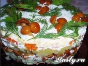 Рецепт Слоеный салат из телятины с опятами (фото)