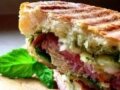 Фото Горячий и холодный итальянский сэндвич