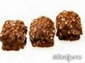 Фото Шоколадные конфеты с грецкими орехами или арахисом