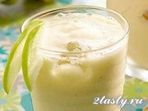 Рецепт Яблочный смузи с йогуртом (фото)