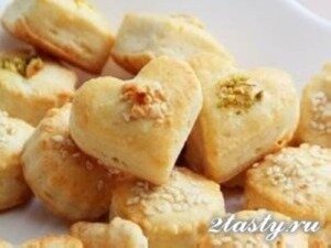 Рецепт Пикантное сырное печенье с кунжутом (фото)