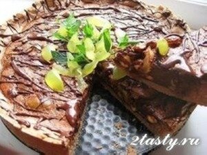 Рецепт Торт шоколадный с орехами и виноградом (фото)